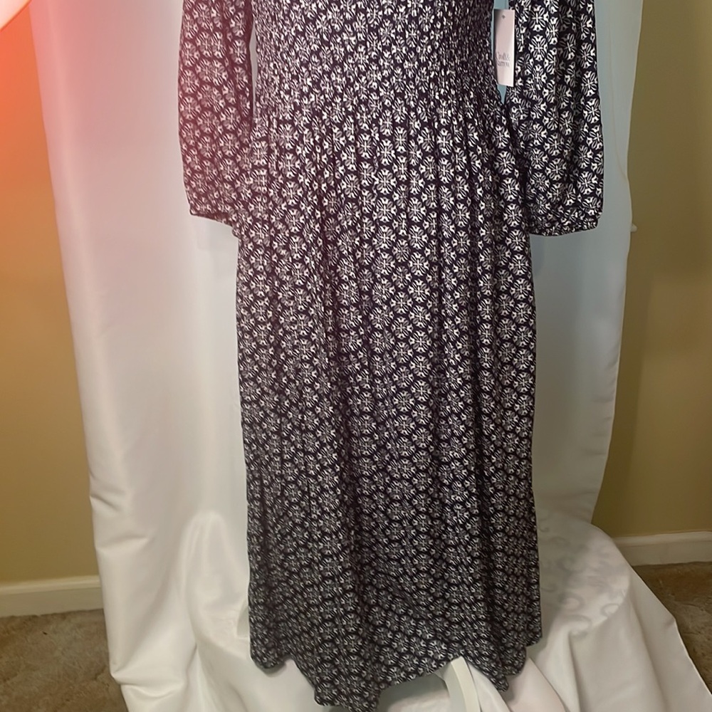 Lovely smocked front and back navy and white dress with 3/4 length sleeves - Picture 2 of 9